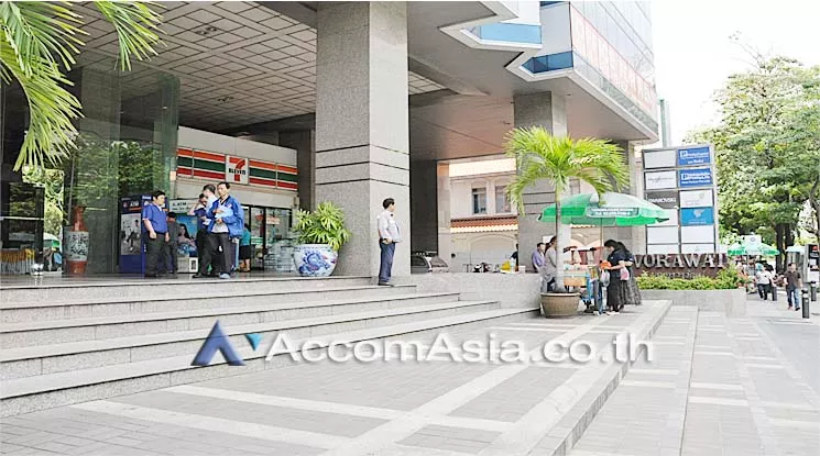 6  Office Space For Rent in Silom ,Bangkok BTS Surasak at Vorawat Building AA10944